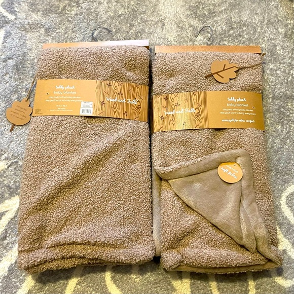 Plush Baby Blanket - Picture 1 of 1